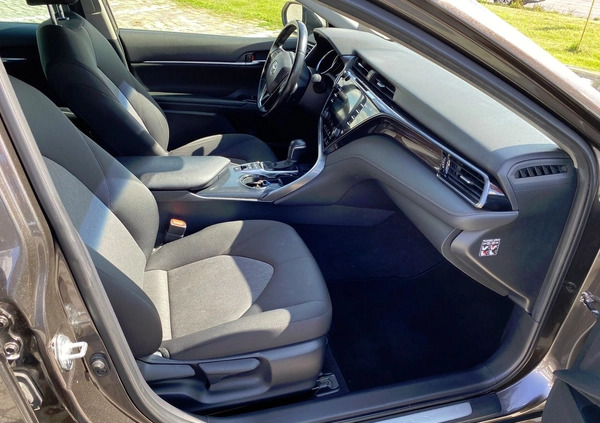Toyota Camry cena 99850 przebieg: 159103, rok produkcji 2019 z Gołdap małe 379